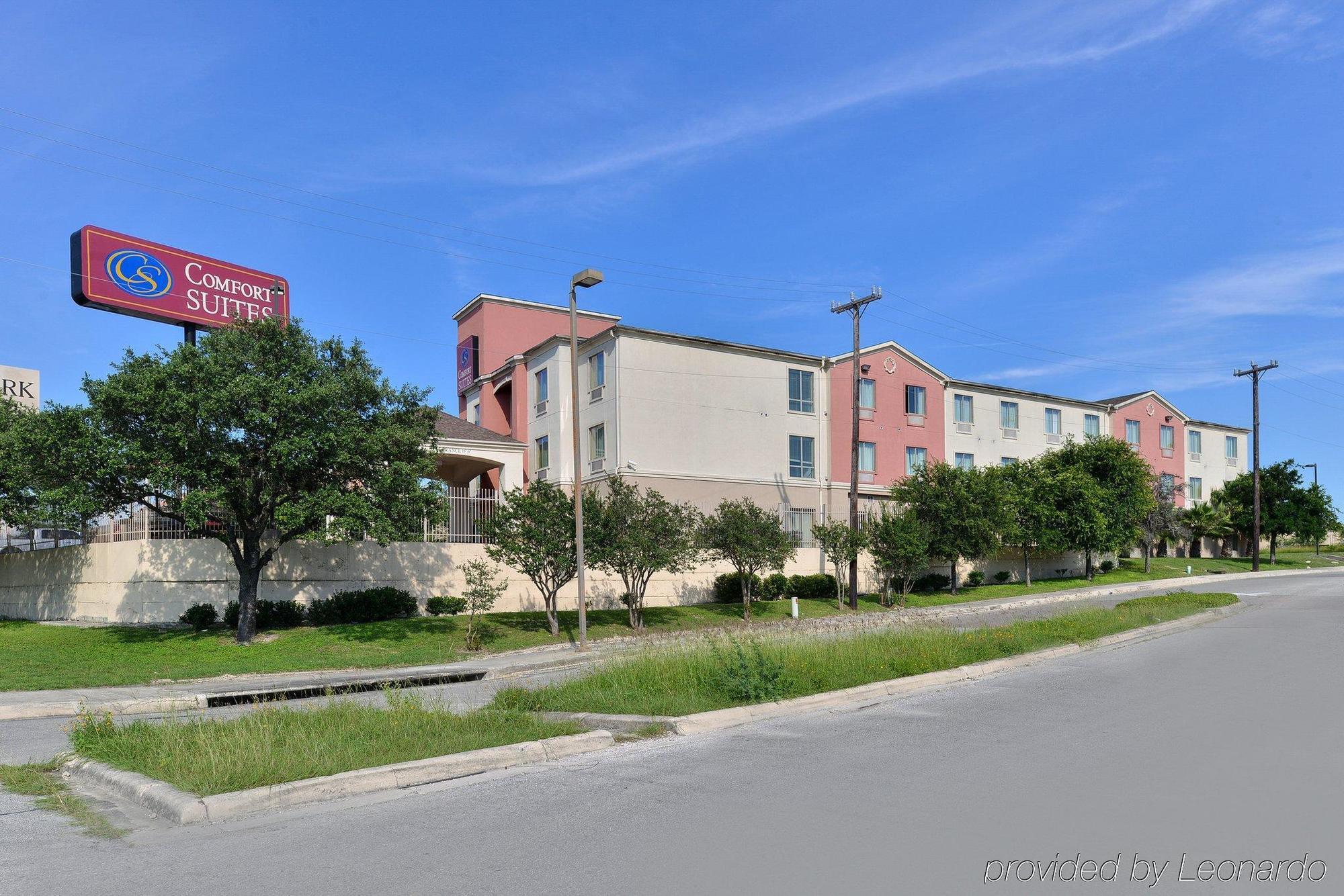 Red Roof Plus San Antonio Northeast Екстериор снимка